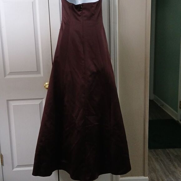 David's Bridal Brown Satin Gown with Side Drape and Brooch Sz 8 Style 8567 EUC - Picture 7 of 12